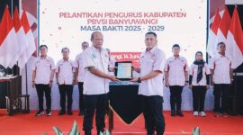 Kapolda Jatim Irjen Pol Drs. Nanang Avianto Lantik Pengurus PBVSI Banyuwangi Kombespol Rama Samtama Putra