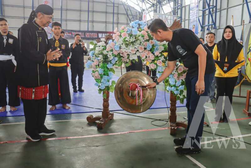 Kapolres Bojonegoro AKBP Mario Prahatinto buka Kejuaraan Pencak Silat Kapolres Bojonegoro Cup IV