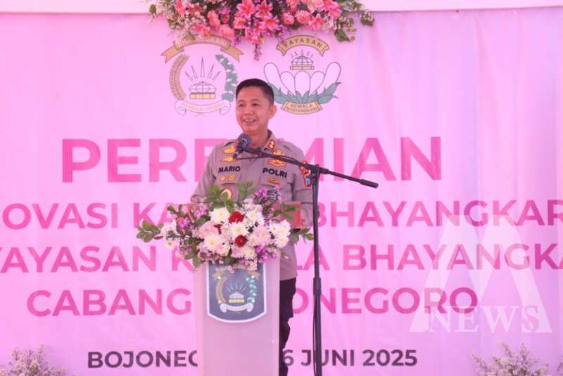 Kapolres Bojonegoro AKBP Mario Prahatinto