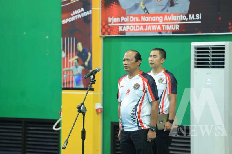 Kapolda Jatim Irjen Pol Drs. Nanang Avianto saat peresmian Turnamen Bulutangkis Kapolda Jatim Cup