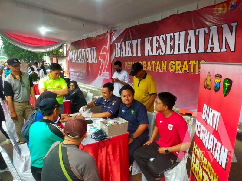 Polres Tanjung Perak ramaikan CFD dan beri layanan publik