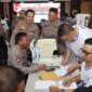 Kapolres Pelabuhan Tanjung Perak AKBP Wahyu Hidayat tinjau donor darah