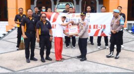 Polres Gresik serahkan Bansos