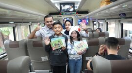 KAI Daop 8 sapa pelanggan dengan hadiah menarik
