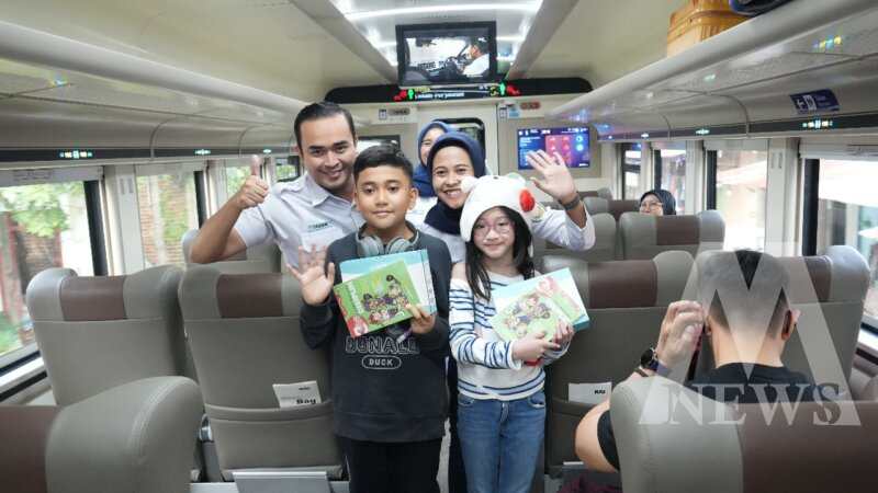KAI Daop 8 sapa pelanggan dengan hadiah menarik