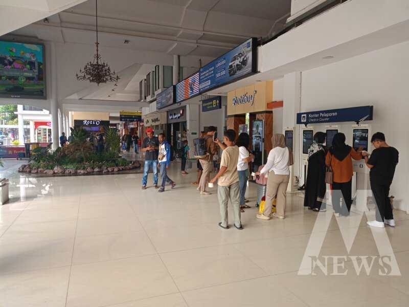 Penumpang KAI Daop 8 Surabaya saat libur panjang