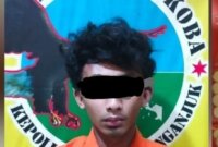Pelaku diamankan Polisi beserta barang buktinya
