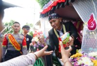 Kapolres Ponorogo AKBP Andin Wisnu Sudibyo saat Kirab Pusaka Grebeg Suro