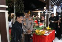 Kapolda Jatim Irjen Pol Drs. Nanang Avianto tinjau Pos PAM di Madiun