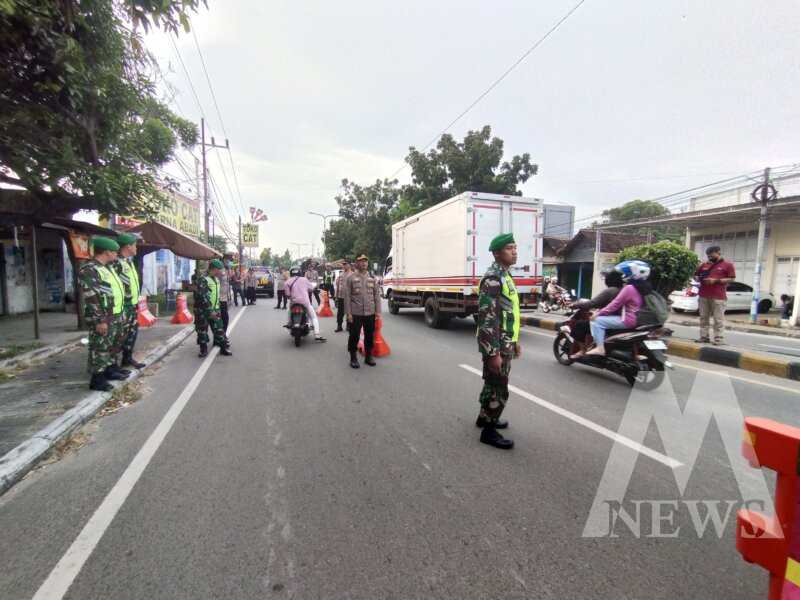 Polres Madiun bersama TNI siagakan personil pengamanan