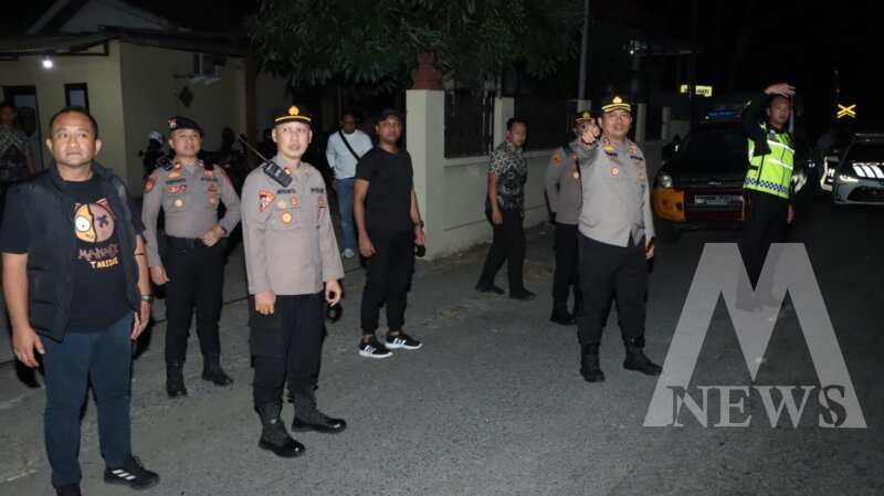 Kapolres Nganjuk AKBP Henri Noveri Santoso pimpin patroli SREG dan penyekatan di perbatasan