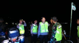 TNI Polri Patroli di Malam Satu Suro