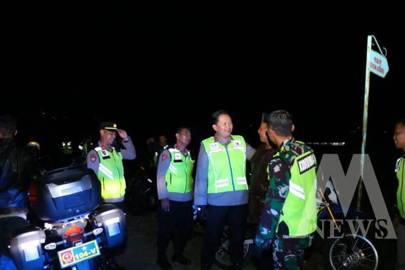 TNI Polri Patroli di Malam Satu Suro