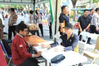 Kapolres Gresik AKBP Rovan Richard Mahenu cek kesehatan di CFD