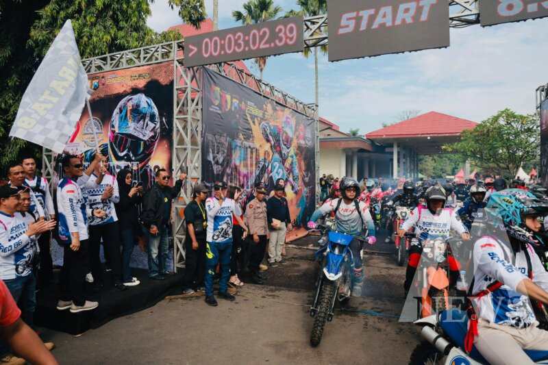 Kapolres Jember AKBP Bobby A. Condroputra buka Bhayangkara Trail Adventure