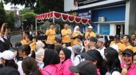 Kapolresta Malang Kota Kombespol Nanang Haryono saat Jalan Sehat Uklam Tahes