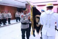 Kapolda Jatim Irjen Pol Drs. Nanang Avianto saat Upacara Pemuliaan Nilai Luhur Tribrata Pataka Polda Jatim Tan Hana Dharma Mangrwa