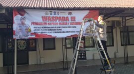 Polres Pelabuhan Tanjung Perak gencarkan pasang spanduk waspada Curanmor