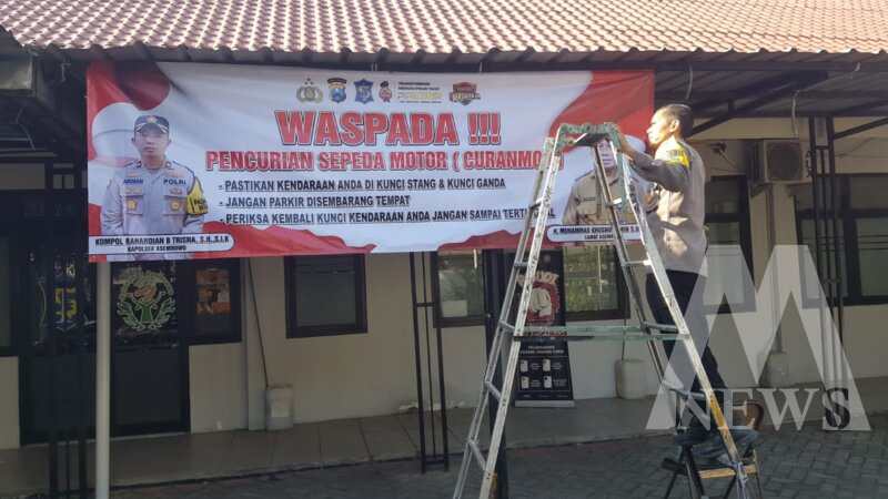 Polres Pelabuhan Tanjung Perak gencarkan pasang spanduk waspada Curanmor