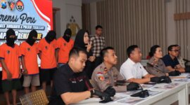Polrestabes Surabaya tangkap 5 orang preman mengaku Ormas
