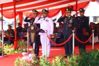 Kapolres Gresik AKBP Rovan Richard Mahenu saat upacara peringati hari Bhayangkara ke-79