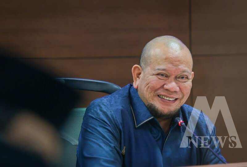 Anggota DPD RI
AA LaNyalla Mahmud Mattalitti