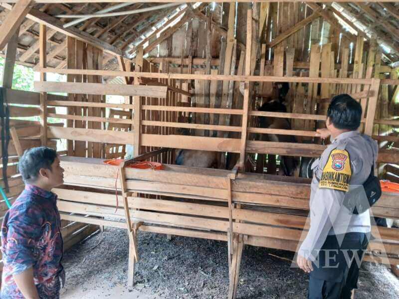 Bhabinkamtibmas Polsek Lengkong cek peternakan warga