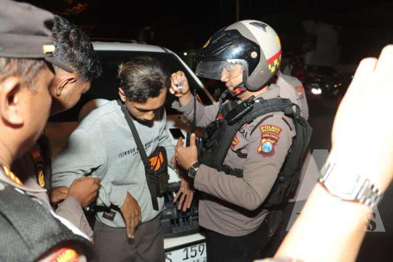 Satsamapta Polres Mojokerto amankan 3 pemuda di Jalan Raya Dusun Swideng