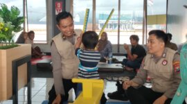 Tim psikologi Polresta Banyuwangi di posko terpadu ASDP pelabuhan Ketapang Banyuwangi