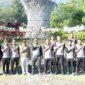 Kapolres Nganjuk AKBP Henri Noveri Santoso jalan sehat menuju ke Wisata Bukit Surga
