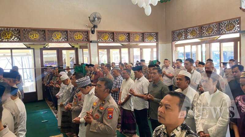 Polresta Banyuwangi Gelar Sholat Ghaib