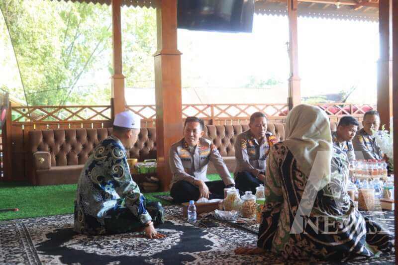 Kapolres Bojonegoro AKBP Afrian Satya Permadi kunjungi Ketua DPRD H. Abdulloh Umar