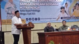 Kaper BKKBN Jatim Maria Ernawati hadiri acara di Probolinggo