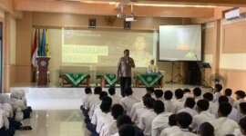 Satbinmas Polres Nganjuk tanamkan karakter disiplin di SMK Muhammadiyah 1