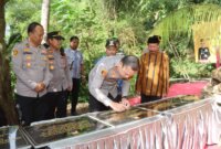 Kapolres Tulungagung AKBP Muhammad Taat Resdi resmikan sumur bor untuk warga
