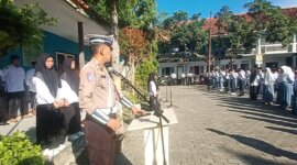 Satlantas Polres Bondowoso beri edukasi di MTs Nurul Hidayah