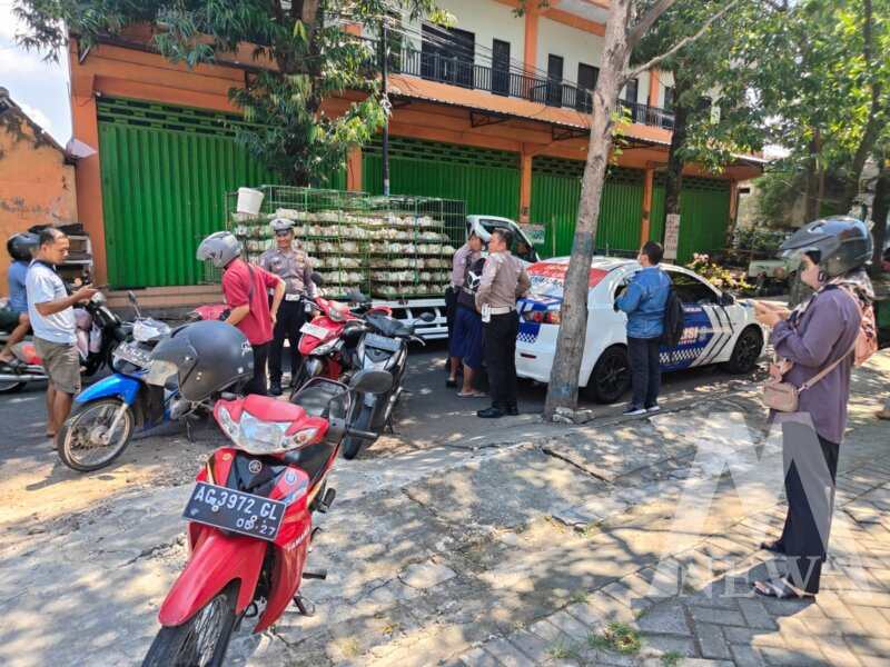 Satlantas Polres Nganjuk tindak R2 terobos Rambu