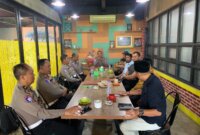 Satlantas Polres Tanjung Perak bersama Forum Komunitas Pelabuhan Roro