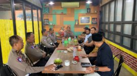 Satlantas Polres Tanjung Perak bersama Forum Komunitas Pelabuhan Roro