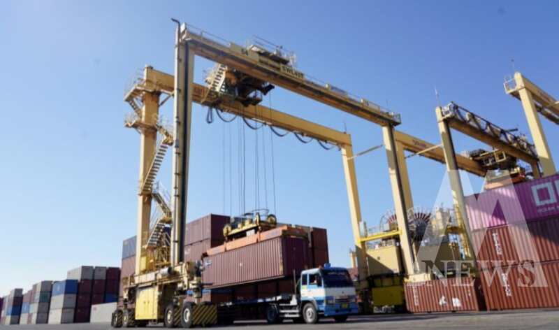 Sistem monitoring peti kemas long stay