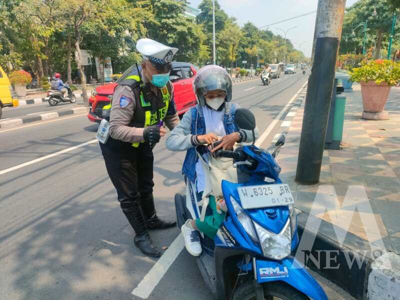 Satlantas Polres Gresik tindak pelanggar lalin