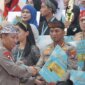 Kapolresta Sidoarjo Kombespol Christian Tobing terima penghargaan dari Kapolri Jenderal Listyo Sigit Prabowo