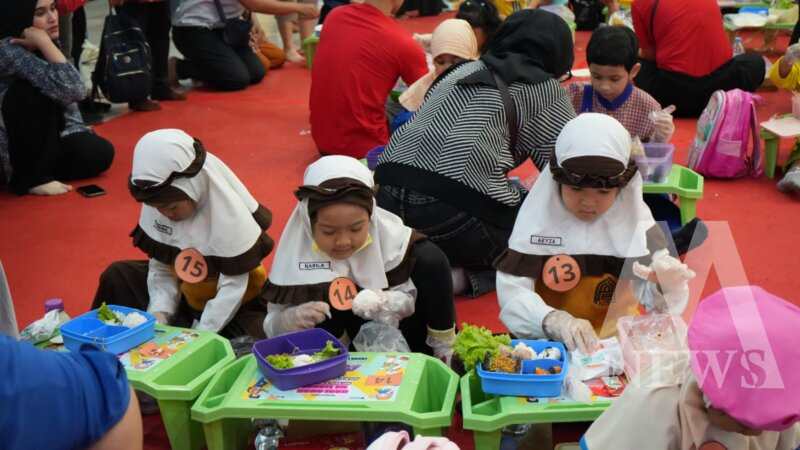 KAI Daop 8 peringati hari Anak Nasional