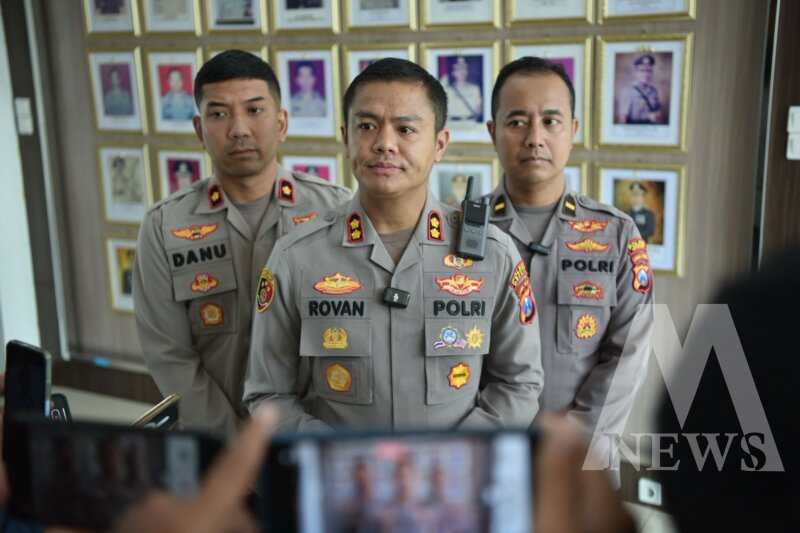 Kapolres Gresik AKBP Rovan Richard Mahenu