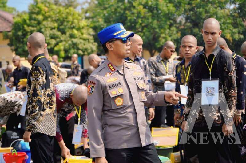 Kepala SPN Polda Jatim Kombespol Agus Wibowo
