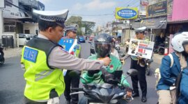 Satlantas Polres Malang sosialisasi ke pengguna jalan