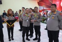 Kapolresta Sidoarjo Kombespol Christian Tobing terima penghargaan
