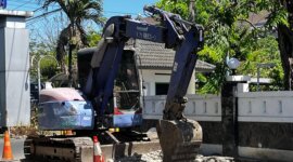Pekerjaan saluran didepan stasiun gubeng baru