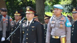 Wakapolres Gresik Kompol Danu Anindhita Kuncoro Putro Pimpin Pemakaman Aipda Syaiful Arif