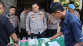 Kapolres Nganjuk AKBP Henri Noveri Santoso kunjungi Polsek Baron